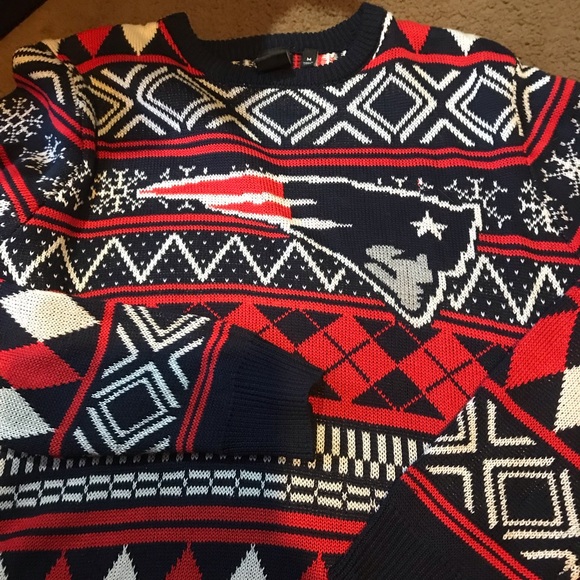 Mens size medium New England patriots sweater holiday NFL - Picture 2 of 3